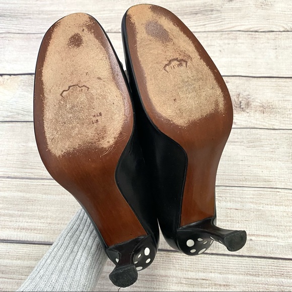 STUART WEITZMAN | Polka Dot Bow Detail Closed Toe Heels 7.5 Black/White - Picture 8 of 8